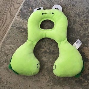 Like new toddler travel pillow